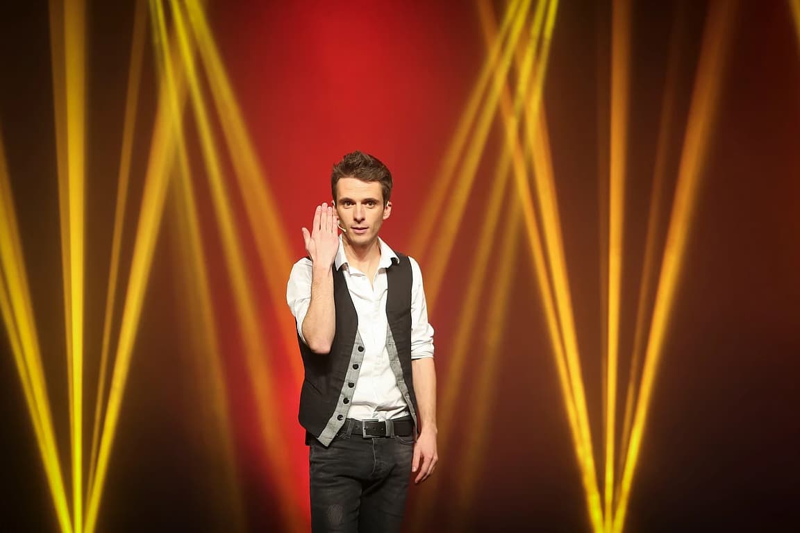Gaël Magicien on stage