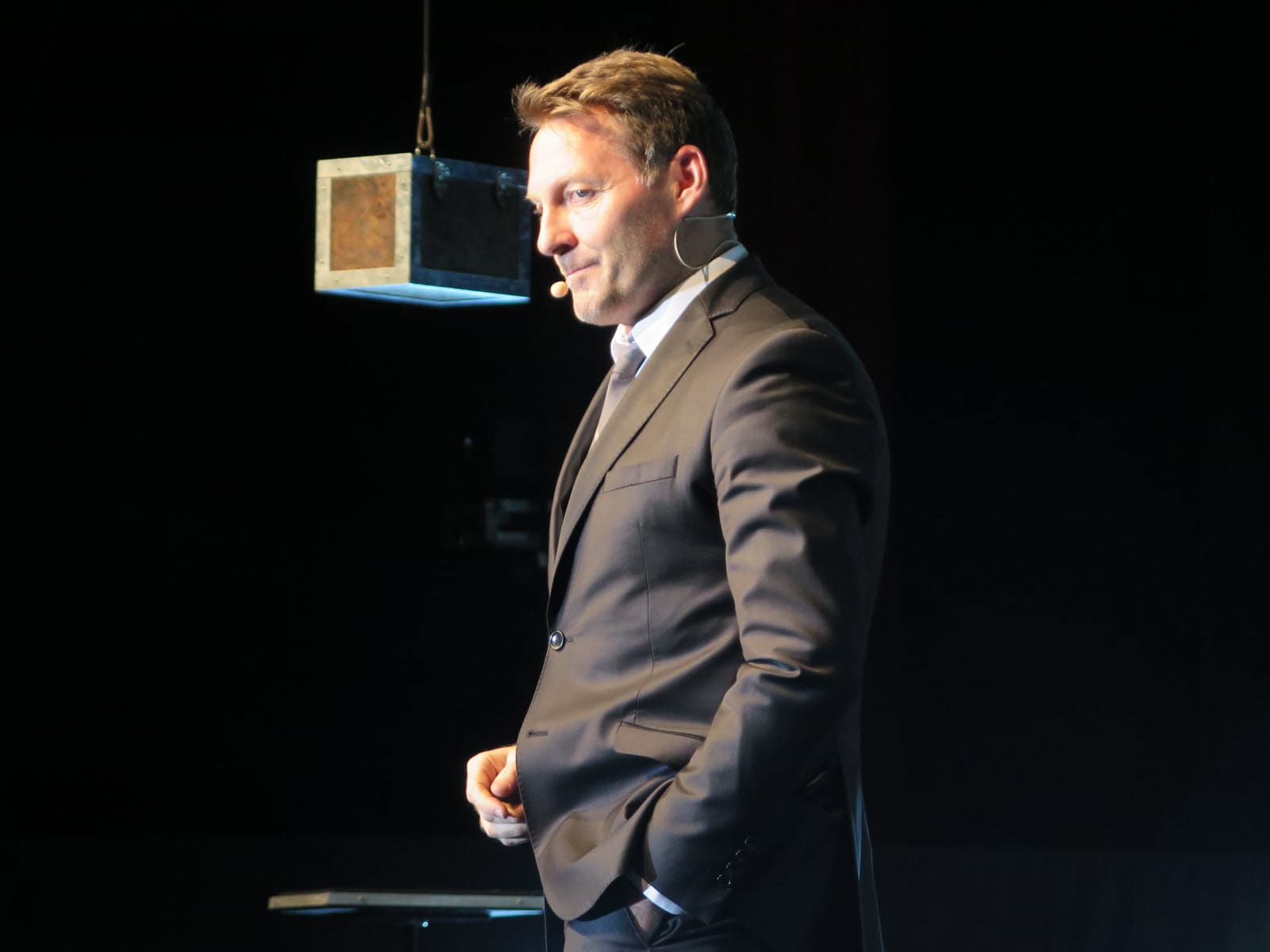 Larsene on stage