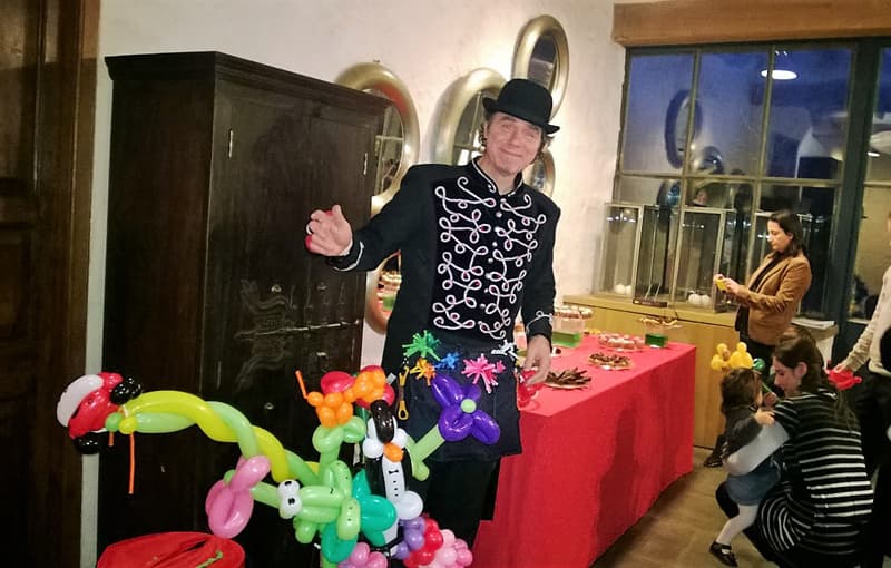 Balloon Twisting